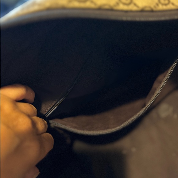 Authentic Gucci duffel bag - Picture 7 of 8